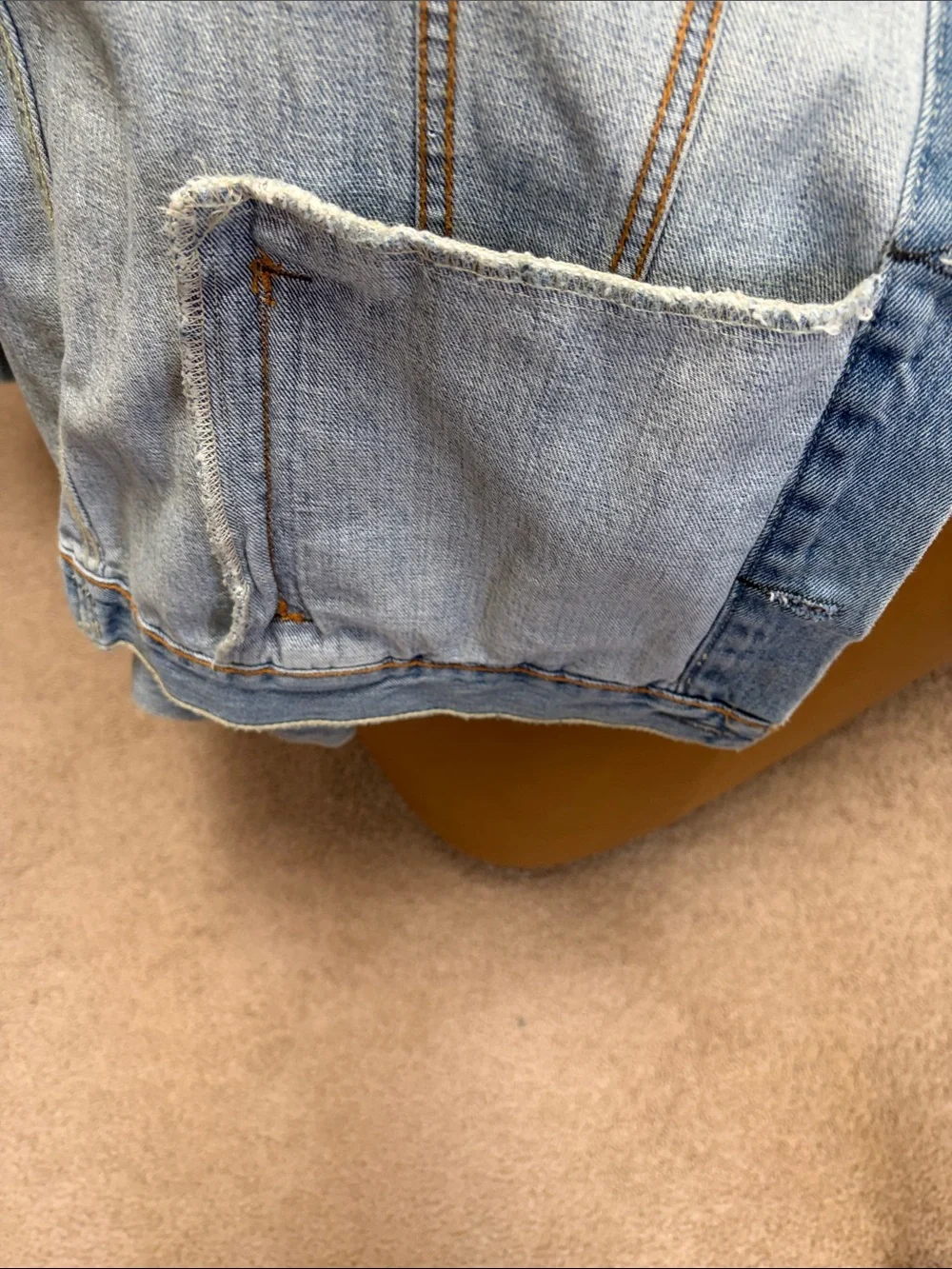 Levi's Men's Light Wash Blue Denim Trucker Jacket - Picture 4 of 5